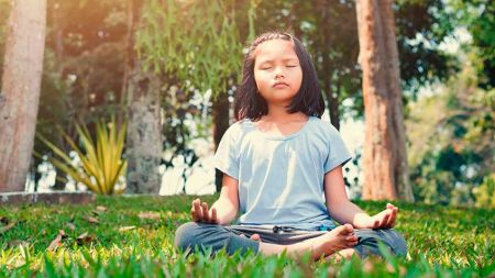 a04457778e3c0acf391e07acbb3823c6 Despertar la Mente con la Atenci&oacute;n en el Cuerpo con Manu Yoga de Vida - HitLive