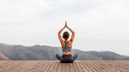 aeb65f58a1631d9829ccf99211327fb6 Ejercicios del Saludo al Sol con Manu Yoga de Vida - HitLive